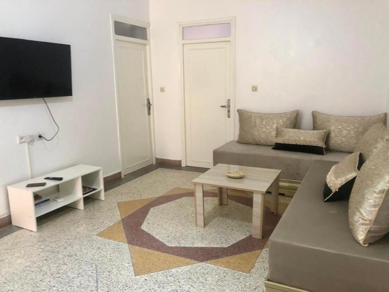 Karaz Homestay Grand Appartement Avec Rooftop Monte Arrouit Exteriör bild